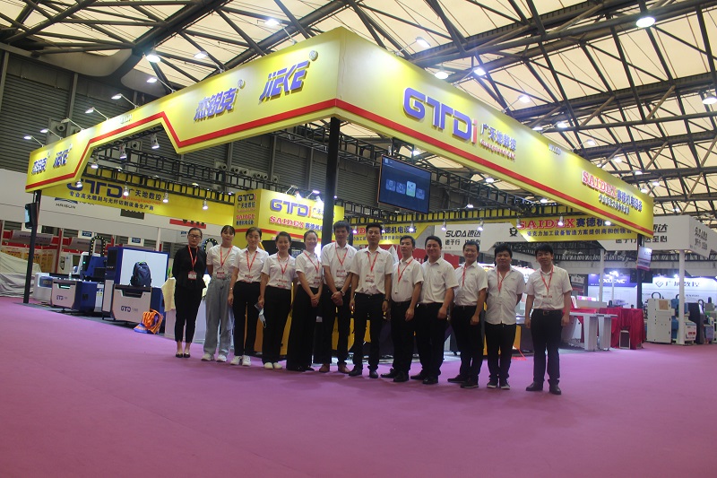 凯发数控带您直击2020上海广告展展会现场